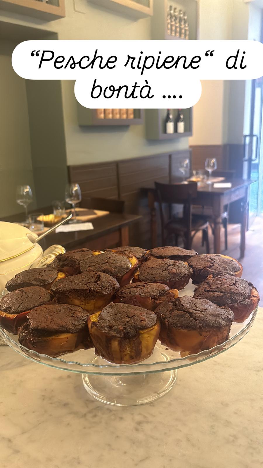 Pesche ripiene al cioccolato e amaretti